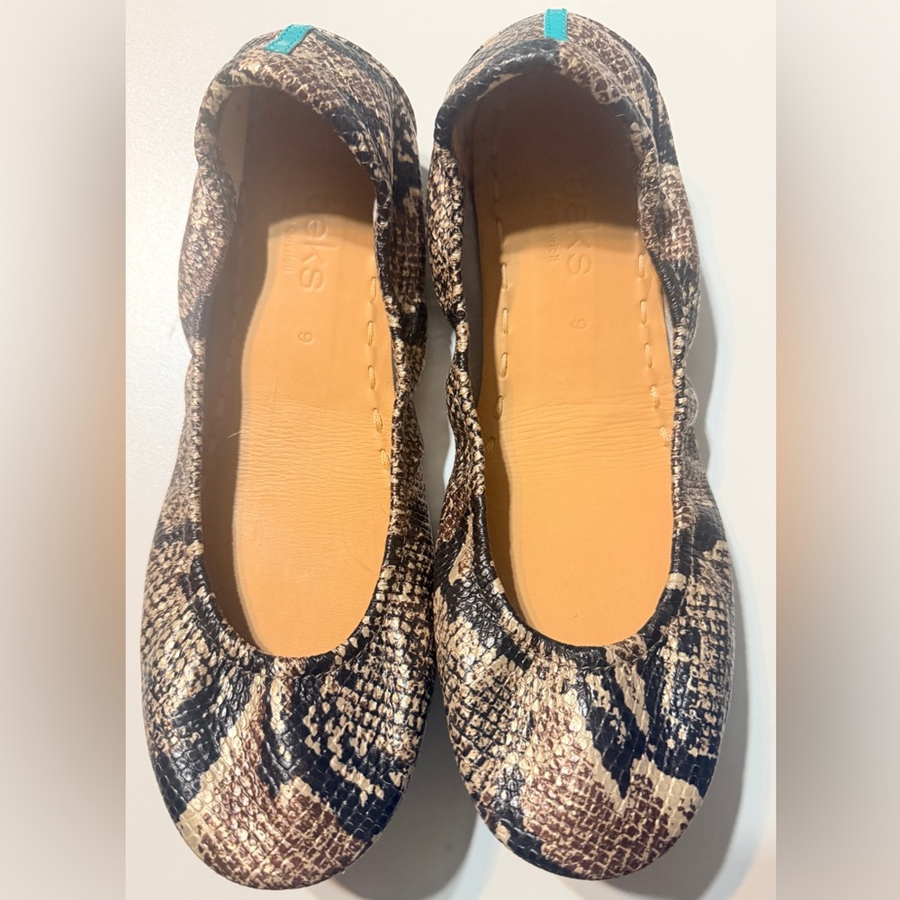 Tieks Copperhead Snake size 9. Like new condition!